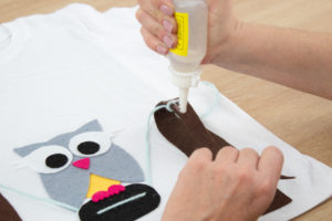 Cómo decorar una camiseta con fieltro: Búho
